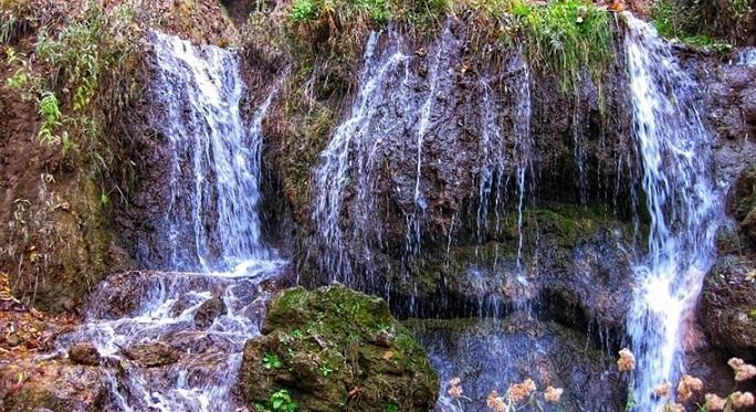 آبشار شارشار در روستای هدف گردشگری اسطرخی شیروان