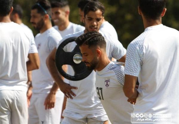 بعد از آقاخان، 3 بازیکن دیگر هم از هوادار جدا می شوند بعد از آقاخان، 3 بازیکن دیگر هم از طرفدار جدا می شوند